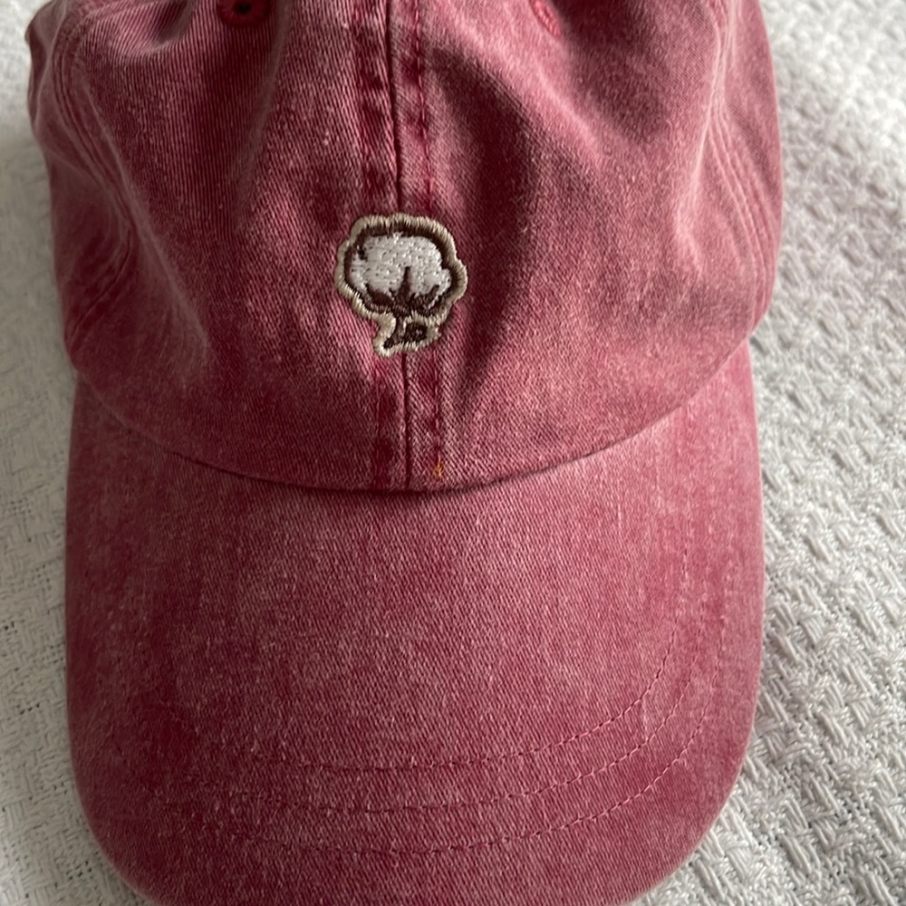 Southern Shirt Company, burgundy hat. Sf/PF home. Never worn